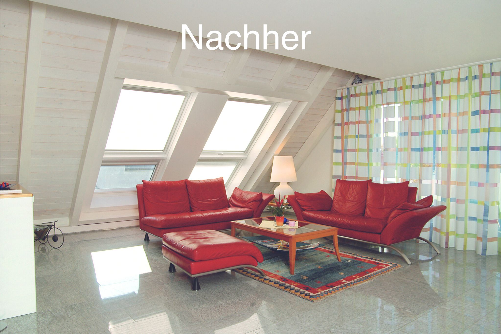 Nachher-Bild eines lichtdurchfluteten Wohnzimmers mit zwei großen Dachfenster.